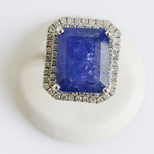 17.88ct Tanzanite and Diamond Ring