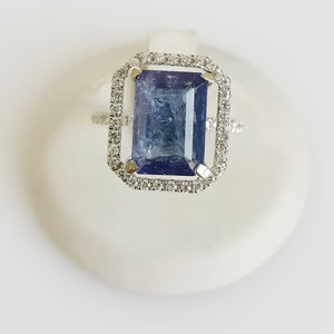 5.62ct Tanzanite and Diamond Ring