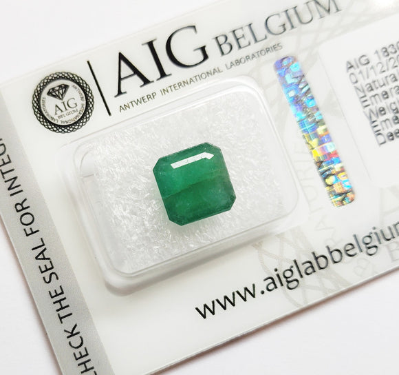 Emerald 2.87ct AIG Certified