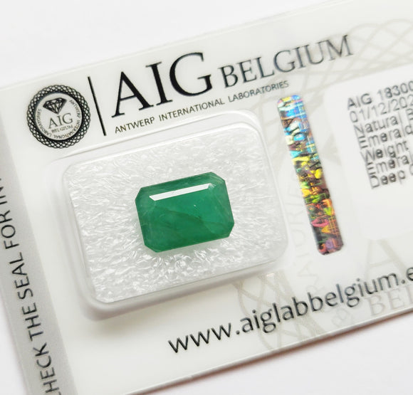 Emerald 3.24ct AIG Certified