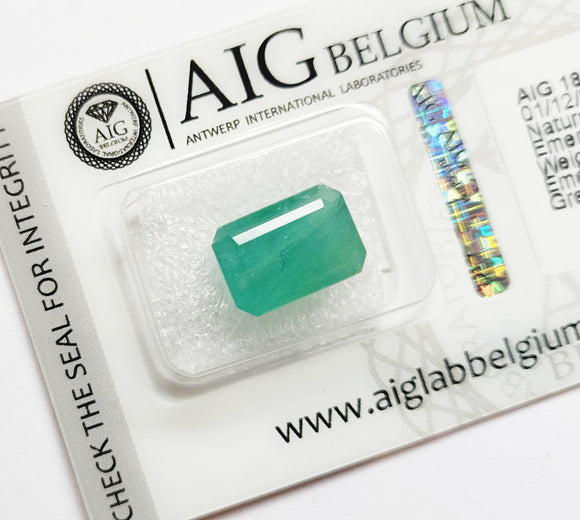 Emerald 5.58ct AIG Certified