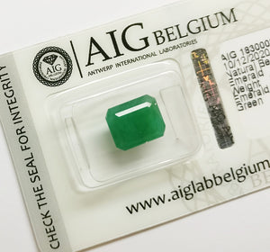 Emerald 3.38ct AIG Certified