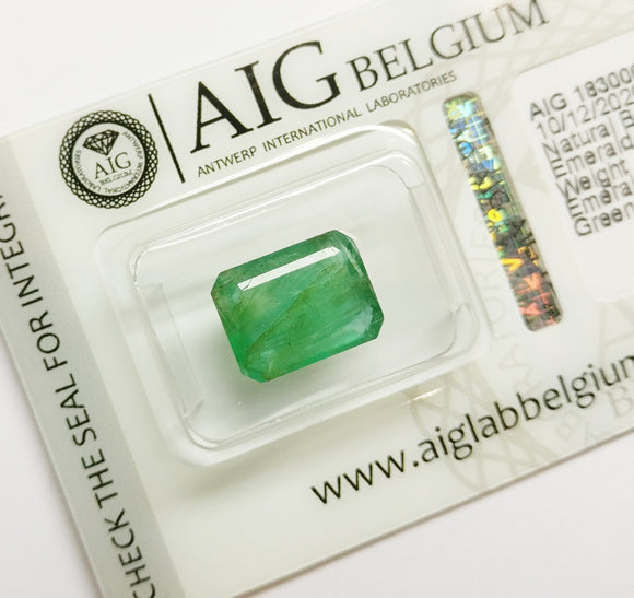 Emerald 3.54ct AIG Certified