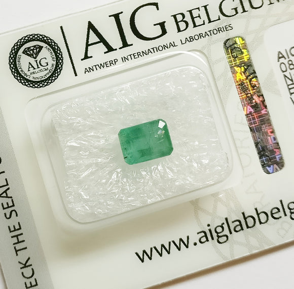 Emerald 1.37ct AIG Certified